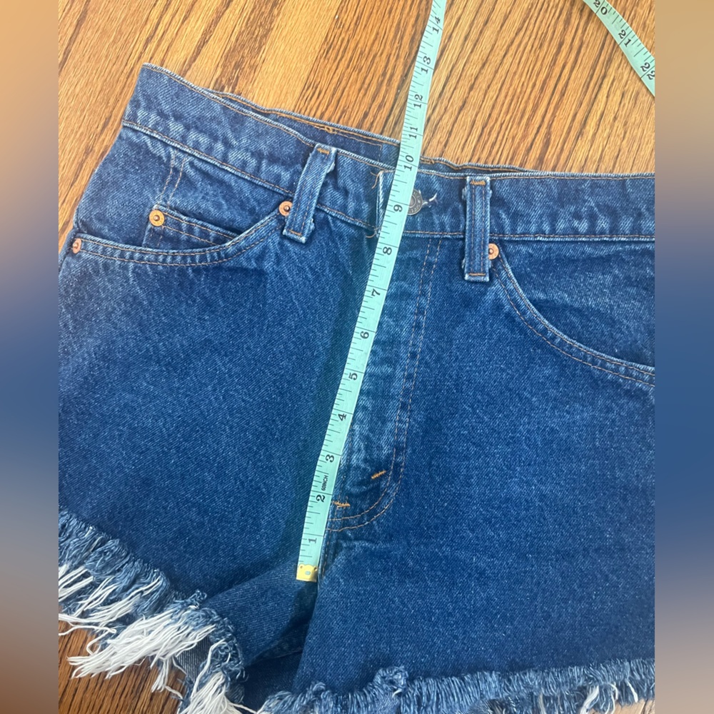 Levi’s Orange Tab Dark Wash Cut Off Shorts - Picture 10 of 11